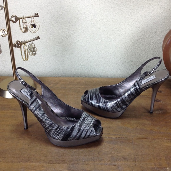 Steve Madden Black & Silver Faux Leather Heels - Picture 3 of 8